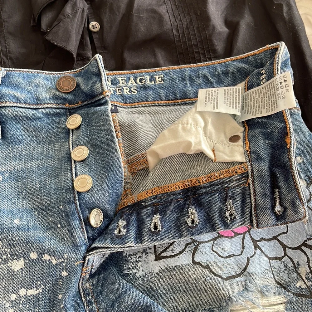 American Eagle Outfitters Distressed Jean Shorts - Picture 8 of 11